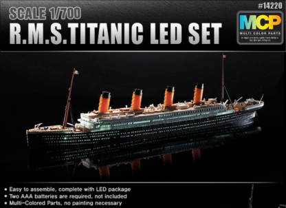Academy 1/700 Titanic with LED Set